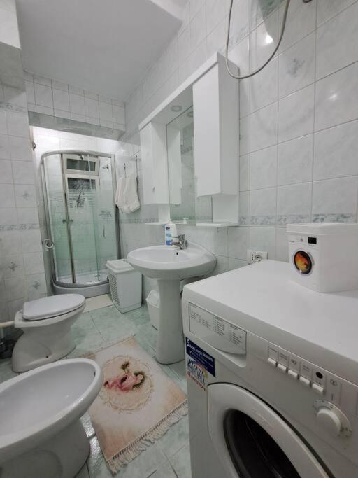 Quiet, Cozy, Luminous Apartment Tirana Buitenkant foto